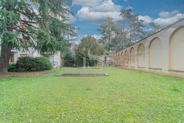 appartamento in vendita a Vimercate in zona Centro Storico