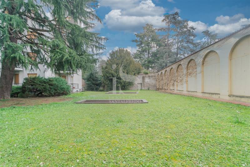 appartamento in vendita a Vimercate in zona Centro Storico