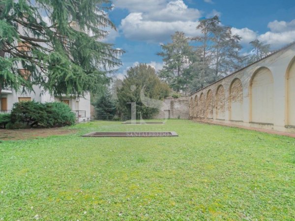 appartamento in vendita a Vimercate in zona Centro Storico