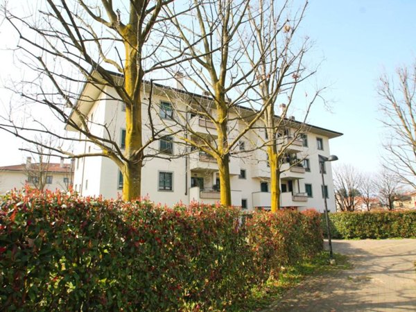 appartamento in vendita a Vimercate in zona Ruginello / Oldaniga