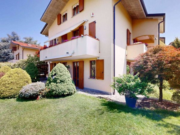 casa indipendente in vendita a Vimercate