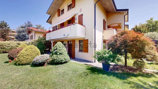 casa indipendente in vendita a Vimercate