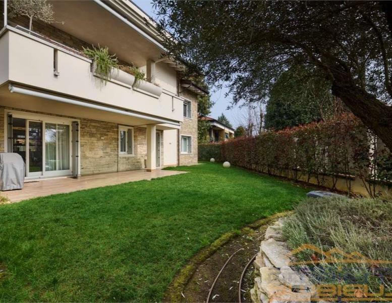 appartamento in vendita a Vimercate in zona Oreno
