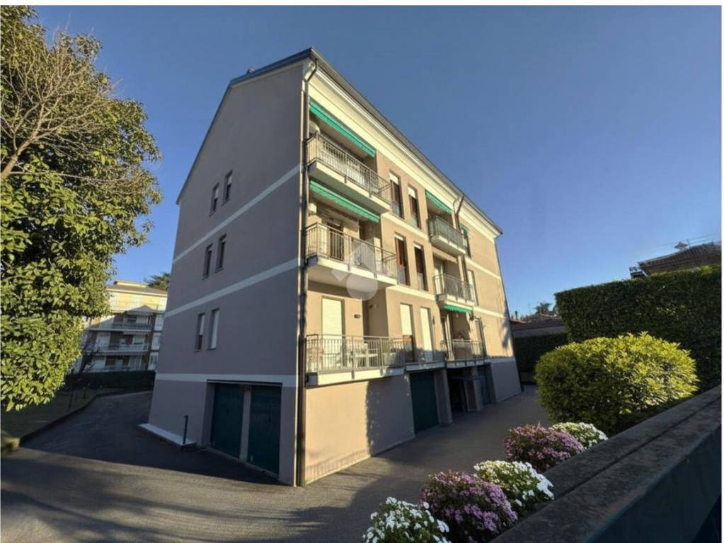 appartamento in vendita a Vimercate in zona Centro Storico