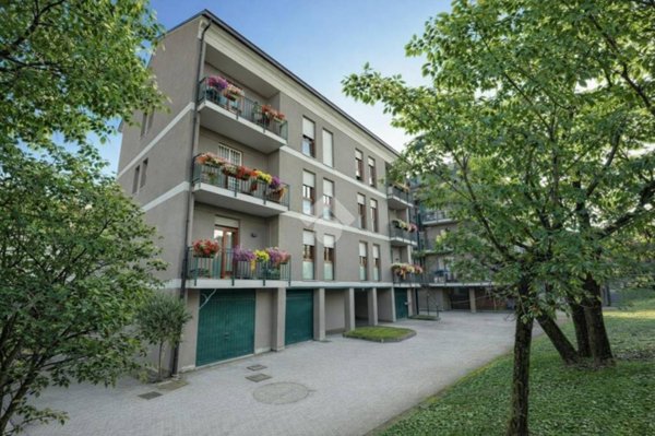 appartamento in vendita a Vimercate in zona Centro Storico