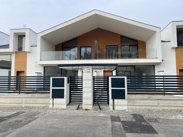 casa indipendente in vendita a Vimercate