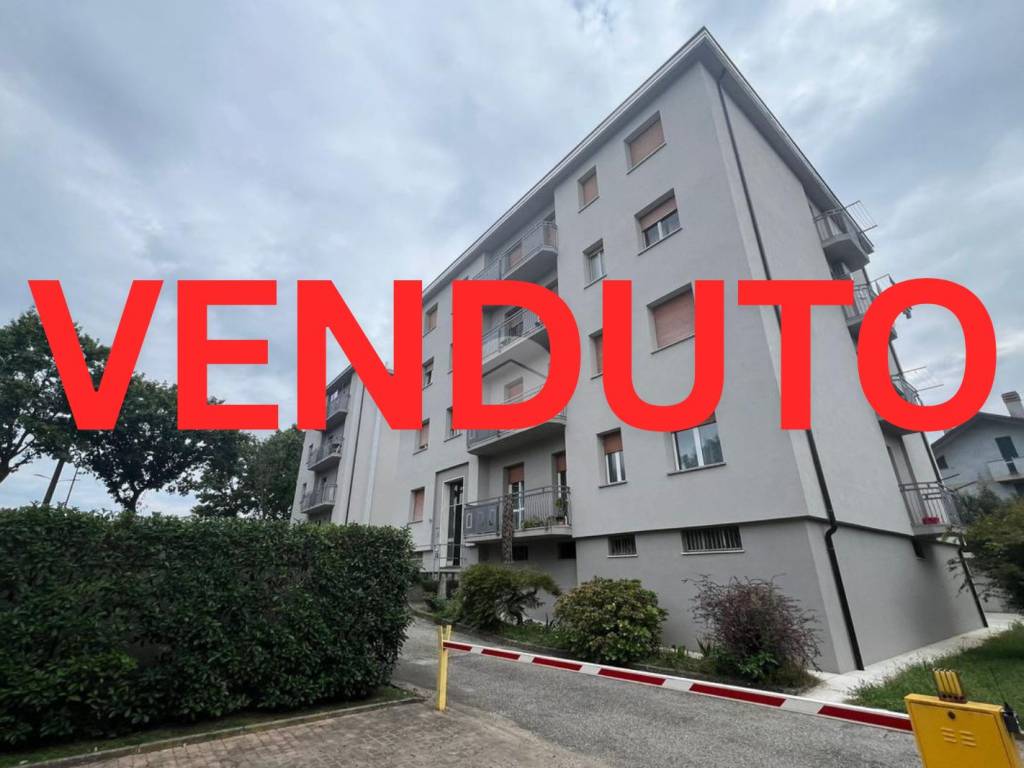 appartamento in vendita a Vimercate in zona Ruginello / Oldaniga