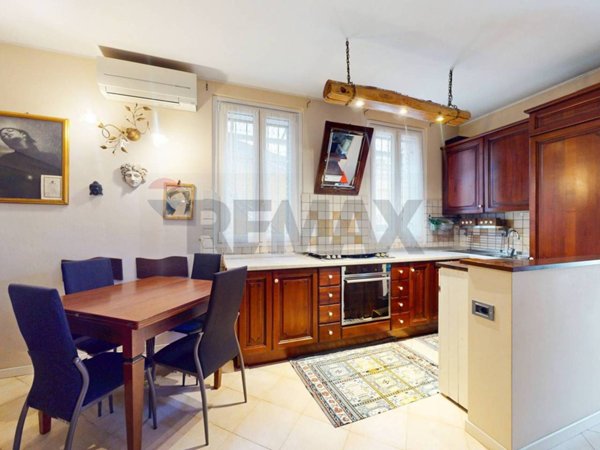 casa indipendente in vendita a Vimercate