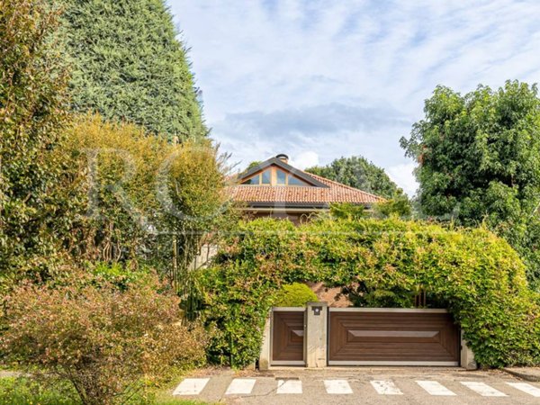 casa indipendente in vendita a Vimercate in zona Oreno