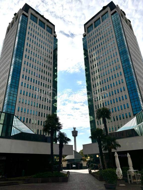 ufficio in vendita a Vimercate