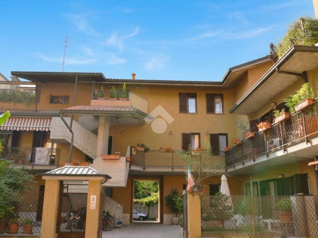 appartamento in vendita a Vimercate