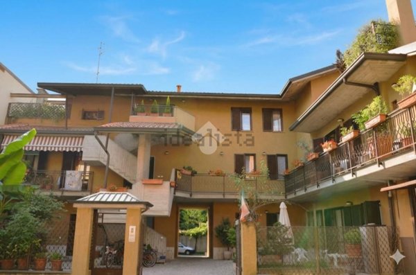 appartamento in vendita a Vimercate in zona Centro Storico
