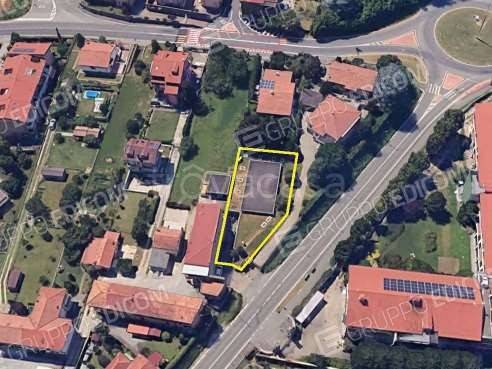 locale commerciale in vendita a Vimercate in zona Ruginello / Oldaniga