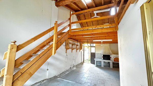 casale in vendita a Vimercate in zona Centro Storico