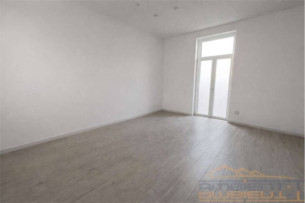 appartamento in vendita a Vimercate in zona Ruginello / Oldaniga