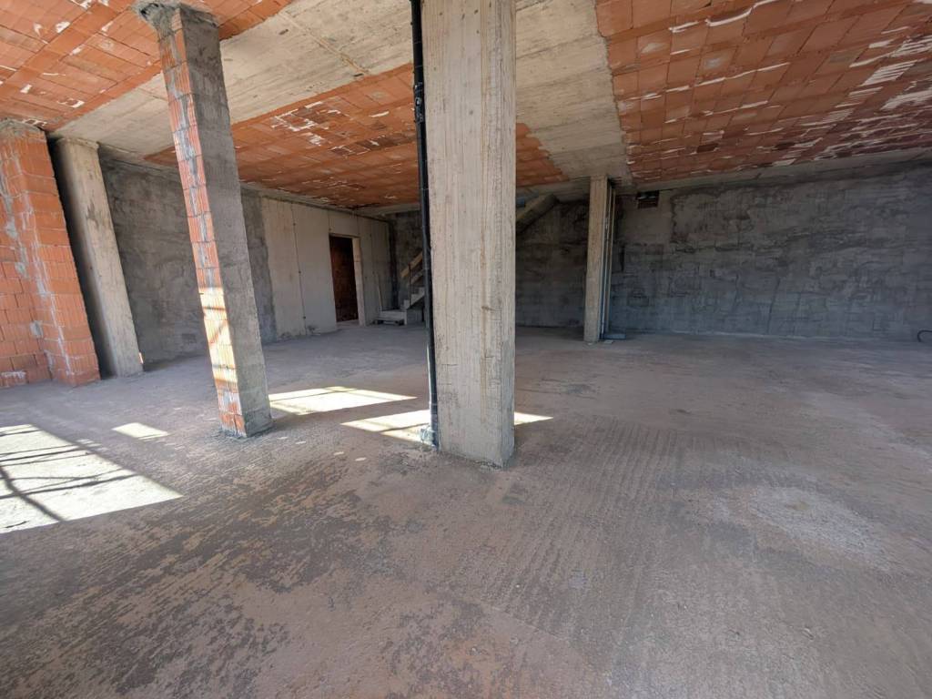 appartamento in vendita a Vimercate in zona Velasca