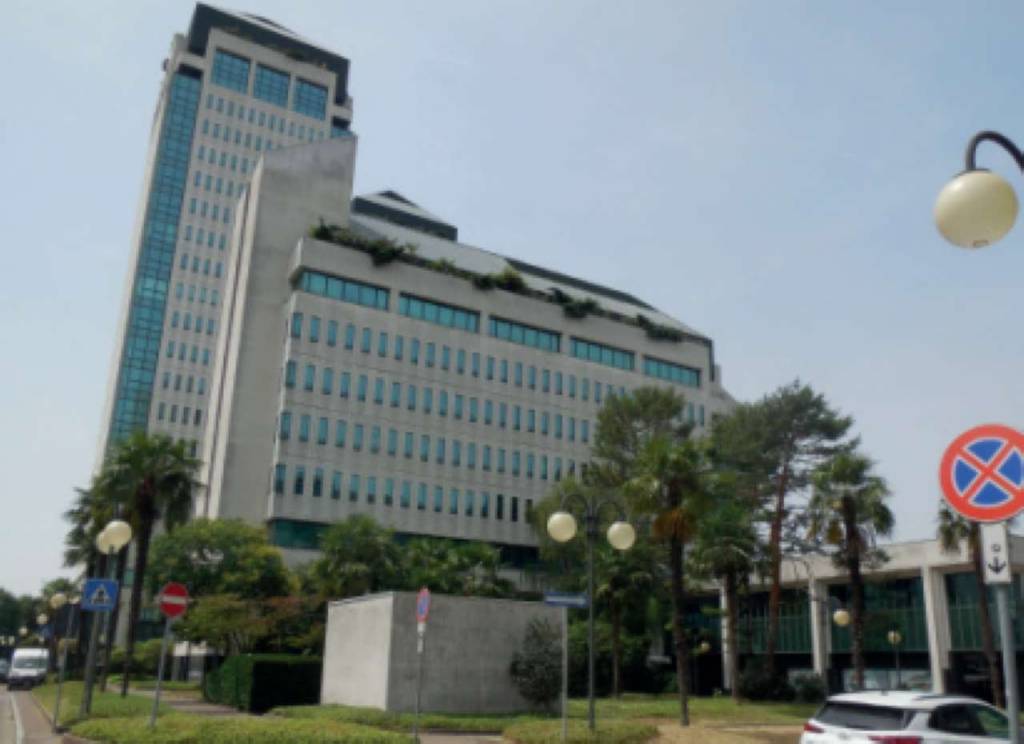 negozio in vendita a Vimercate