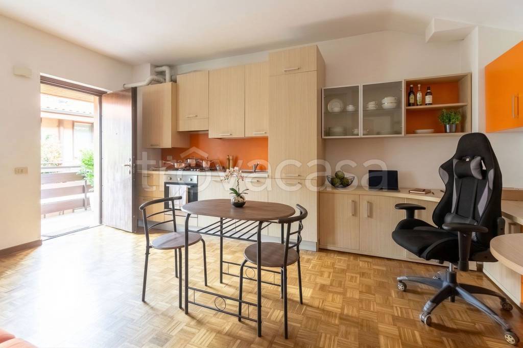 appartamento in vendita a Vimercate in zona Centro Storico