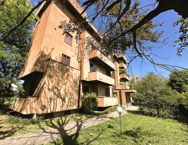 appartamento in vendita a Vimercate in zona Centro Storico