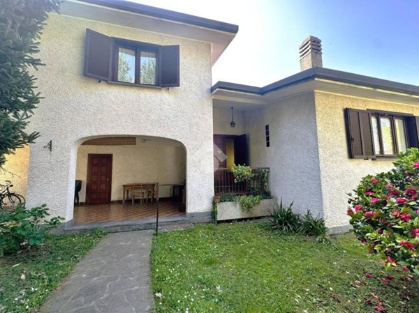 casa indipendente in vendita a Vimercate