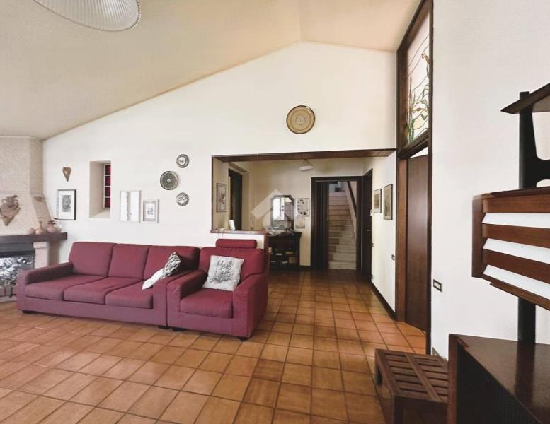casa indipendente in vendita a Vimercate in zona Centro Storico