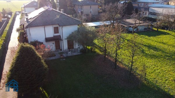 casa semindipendente in vendita a Vimercate in zona Velasca