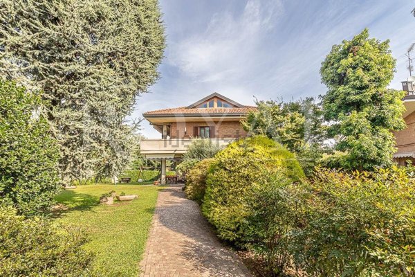 casa indipendente in vendita a Vimercate in zona Oreno