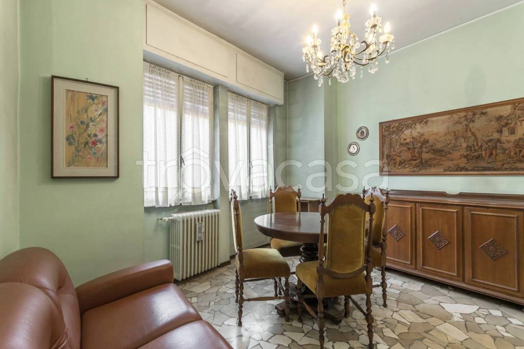 appartamento in vendita a Vimercate in zona Centro Storico