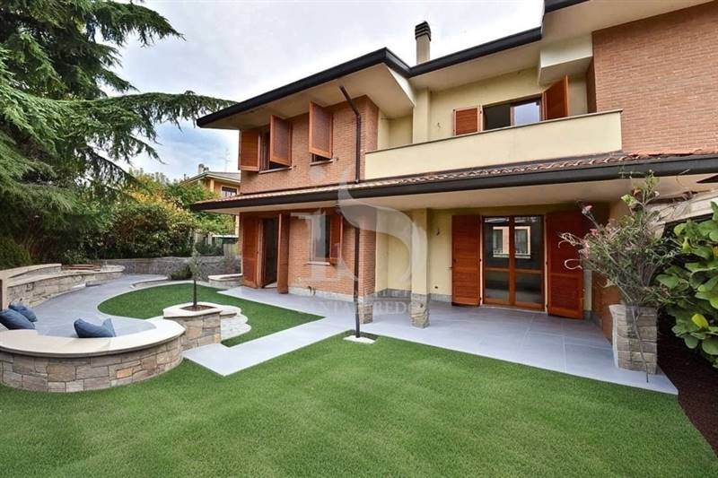 casa indipendente in vendita a Vimercate in zona Ruginello / Oldaniga