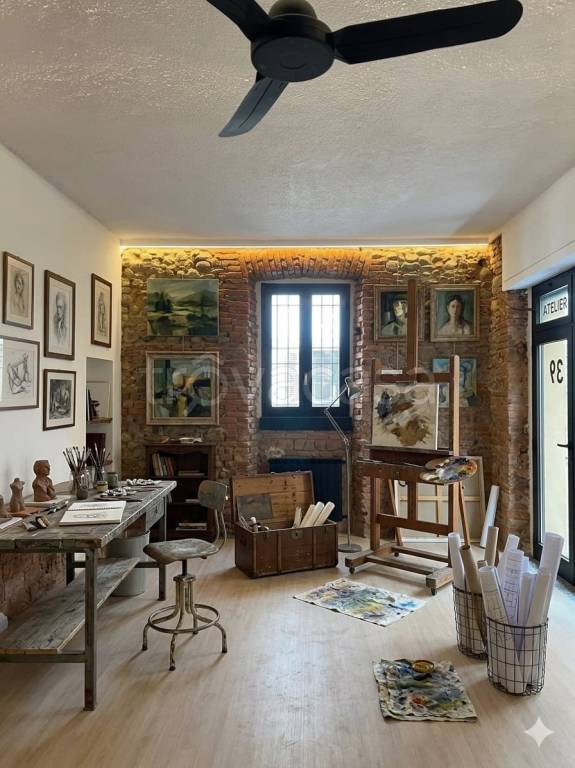 negozio in vendita a Vimercate in zona Centro Storico