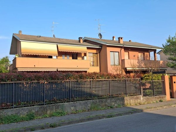 appartamento in vendita a Vimercate