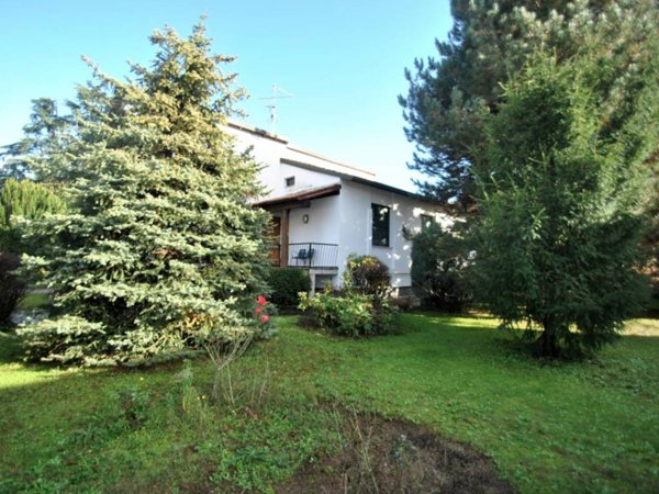 casa indipendente in vendita a Vimercate in zona Centro Storico