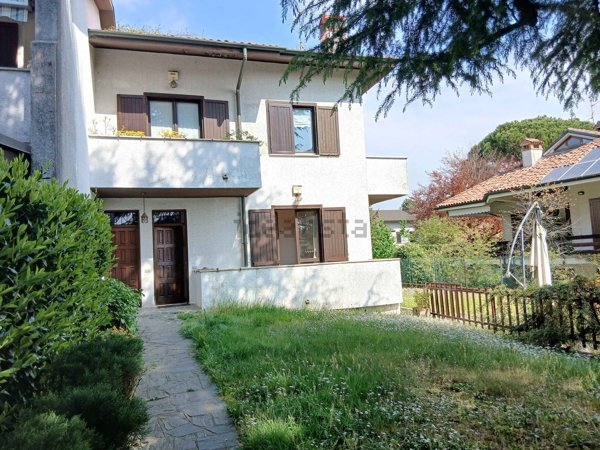 appartamento in vendita a Vimercate in zona Oreno