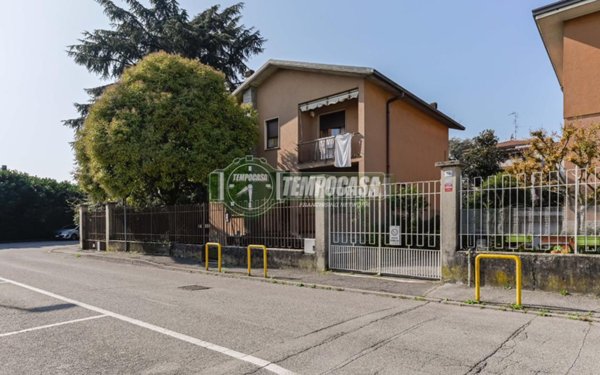 casa indipendente in vendita a Vimercate in zona Centro Storico
