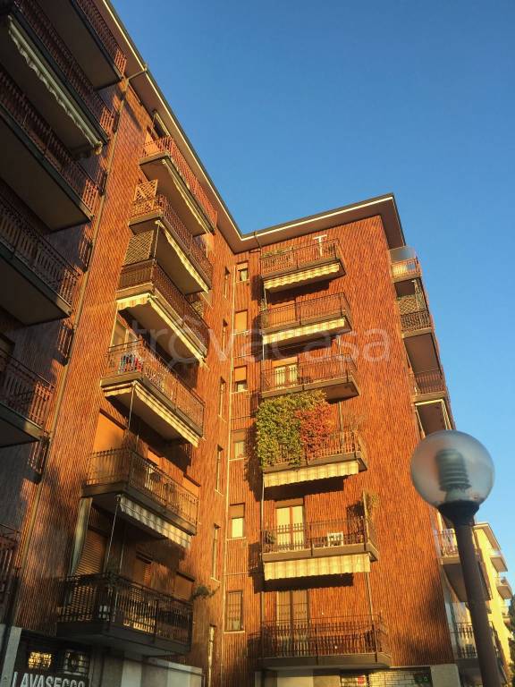 appartamento in vendita a Vimercate in zona Centro Storico