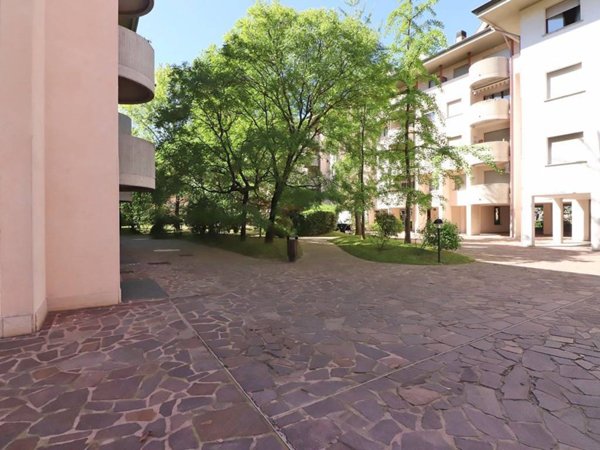 appartamento in vendita a Vimercate in zona Centro Storico