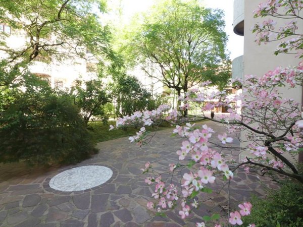 appartamento in vendita a Vimercate in zona Centro Storico