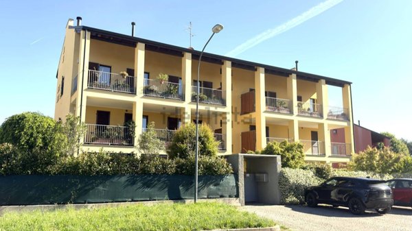 appartamento in vendita a Vimercate in zona Centro Storico
