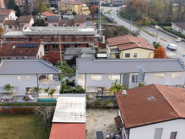 casa indipendente in vendita a Vimercate