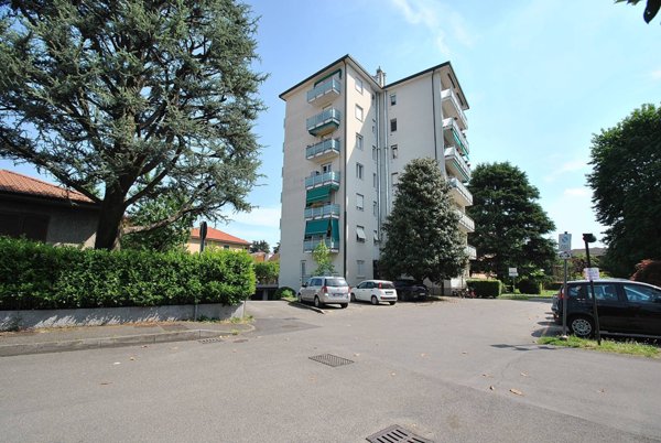 appartamento in vendita a Vimercate in zona Centro Storico