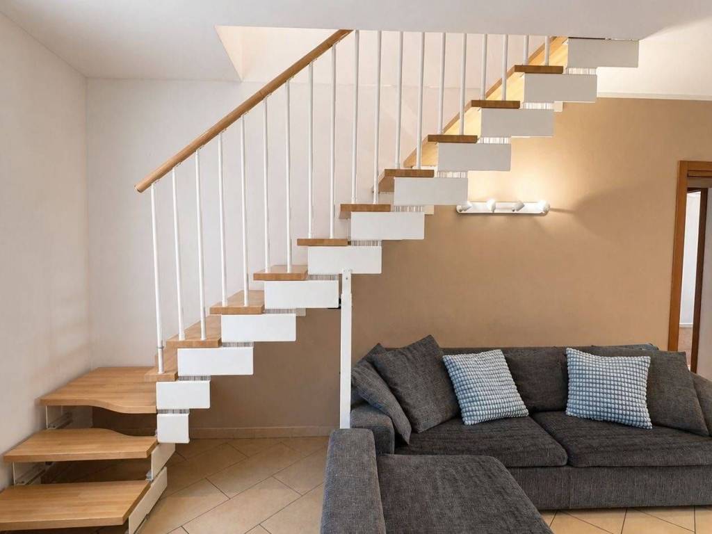 appartamento in vendita a Vimercate in zona Centro Storico