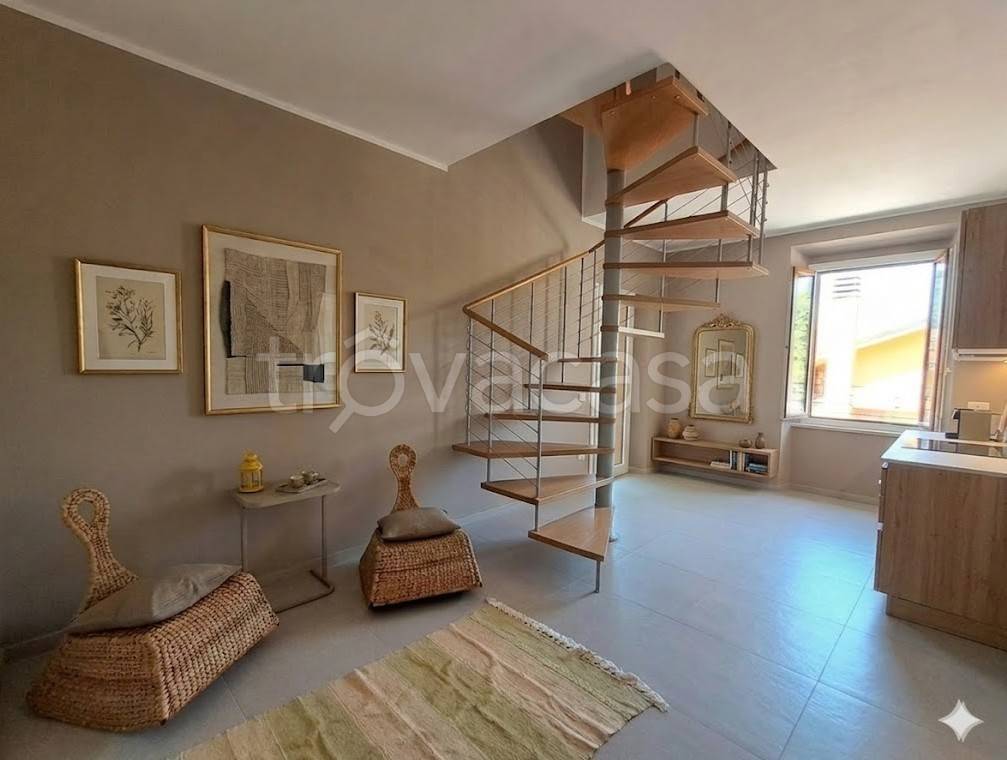 appartamento in vendita a Vimercate in zona Centro Storico