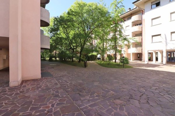 appartamento in vendita a Vimercate in zona Centro Storico
