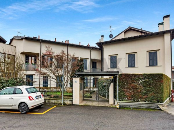 appartamento in vendita a Vimercate in zona Centro Storico