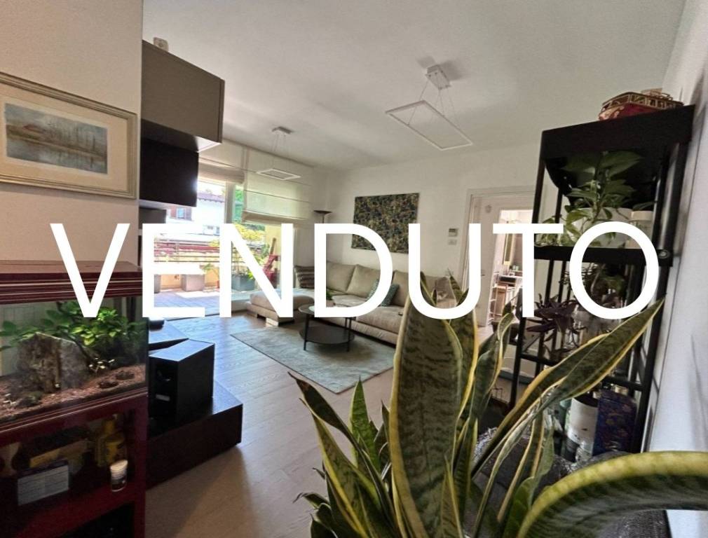appartamento in vendita a Vimercate in zona Oreno
