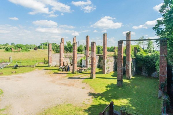 appartamento in vendita a Vimercate in zona Oreno