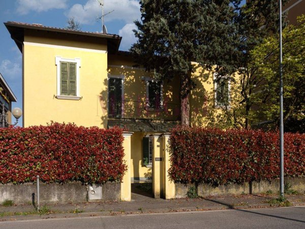 casa indipendente in vendita a Vimercate in zona Centro Storico