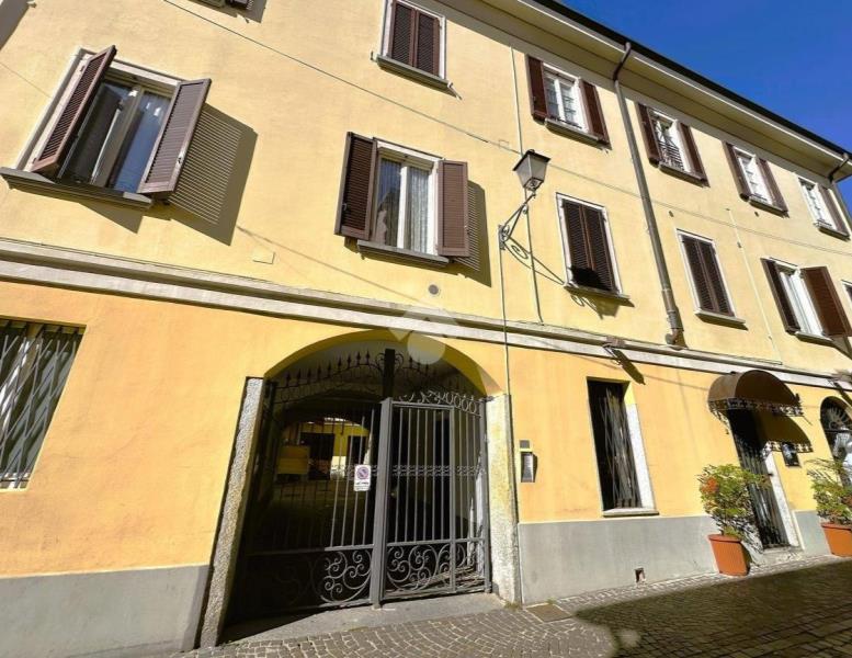 appartamento in vendita a Vimercate in zona Centro Storico