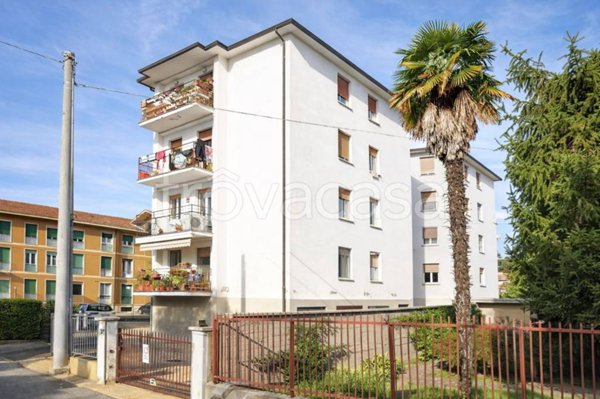 appartamento in vendita a Vimercate in zona Centro Storico
