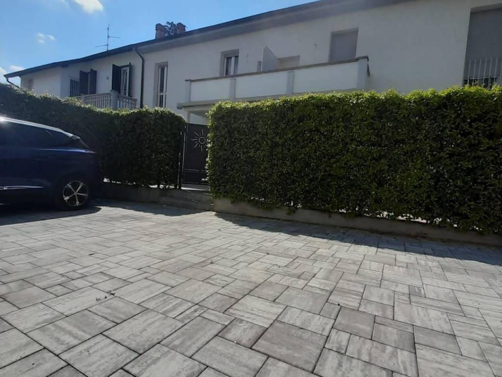 casa indipendente in vendita a Vimercate in zona Centro Storico